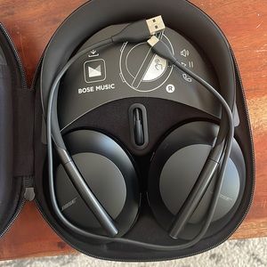 NWOT BOSE 700 in original box